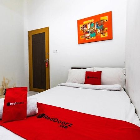 Reddoorz @ Hertasning Area 2 Makassar Luaran gambar