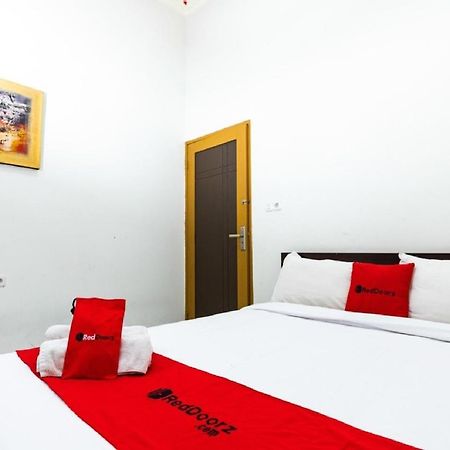 Reddoorz @ Hertasning Area 2 Makassar Luaran gambar