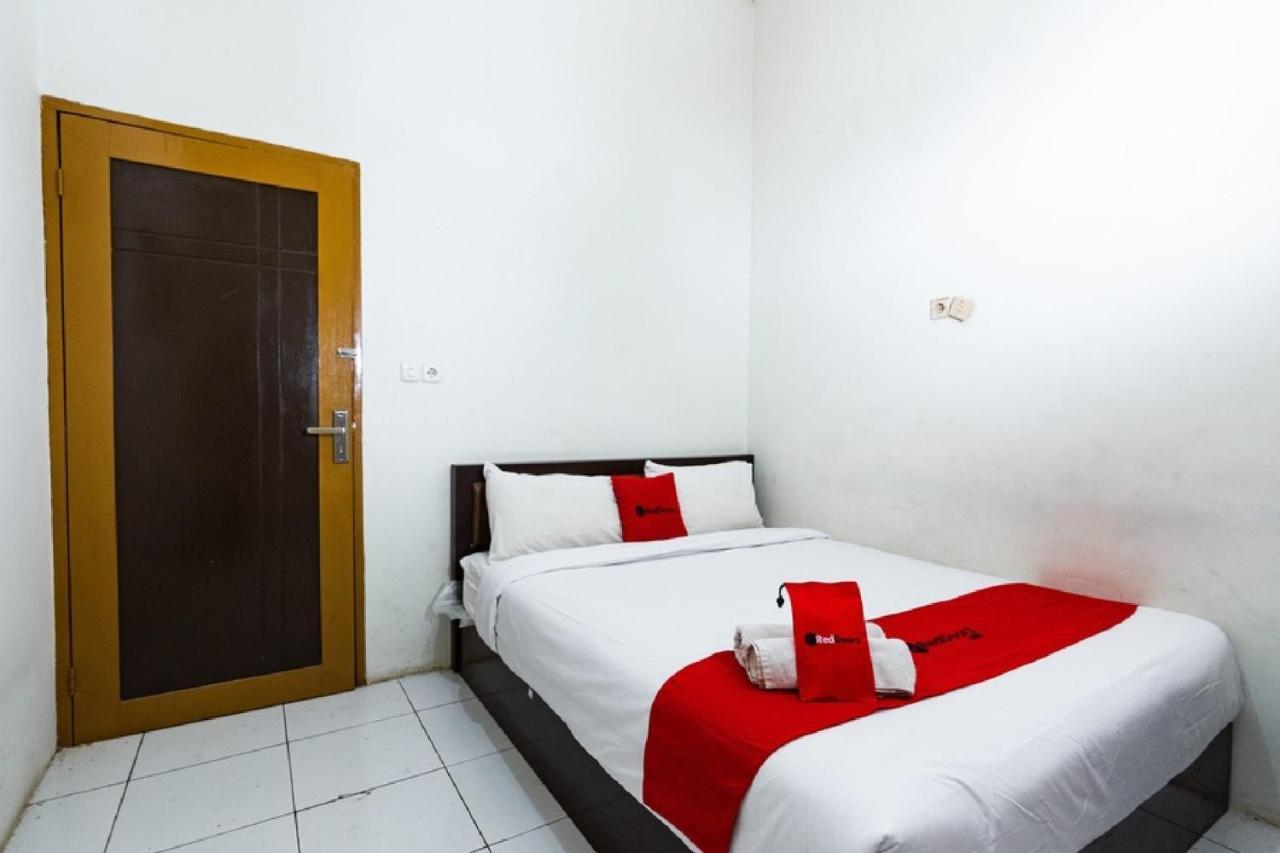 Reddoorz @ Hertasning Area 2 Makassar Luaran gambar