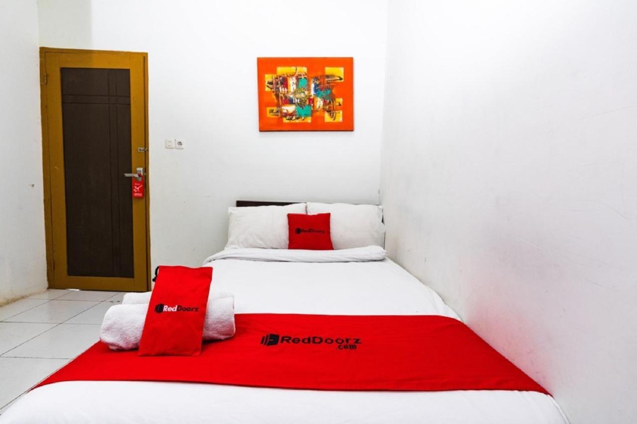 Reddoorz @ Hertasning Area 2 Makassar Luaran gambar