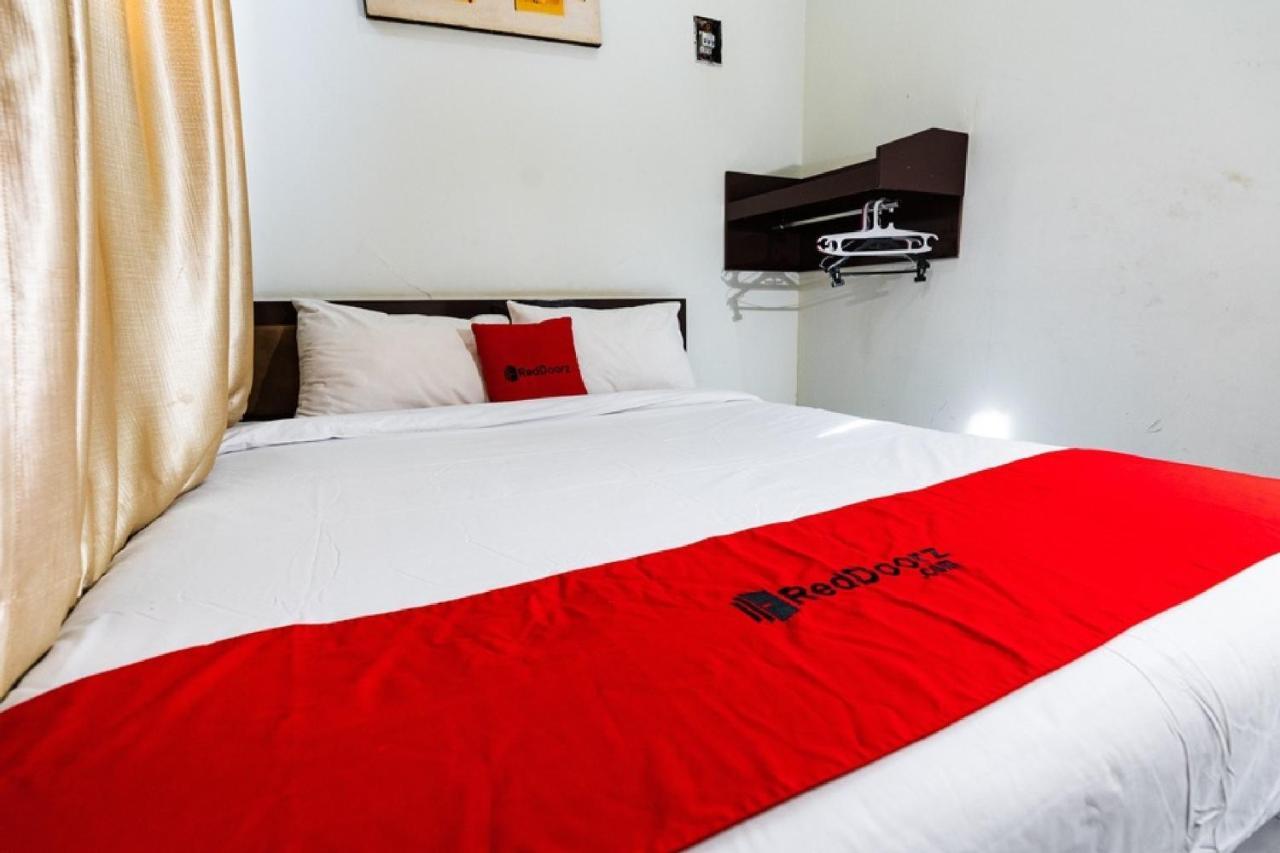 Reddoorz @ Hertasning Area 2 Makassar Luaran gambar